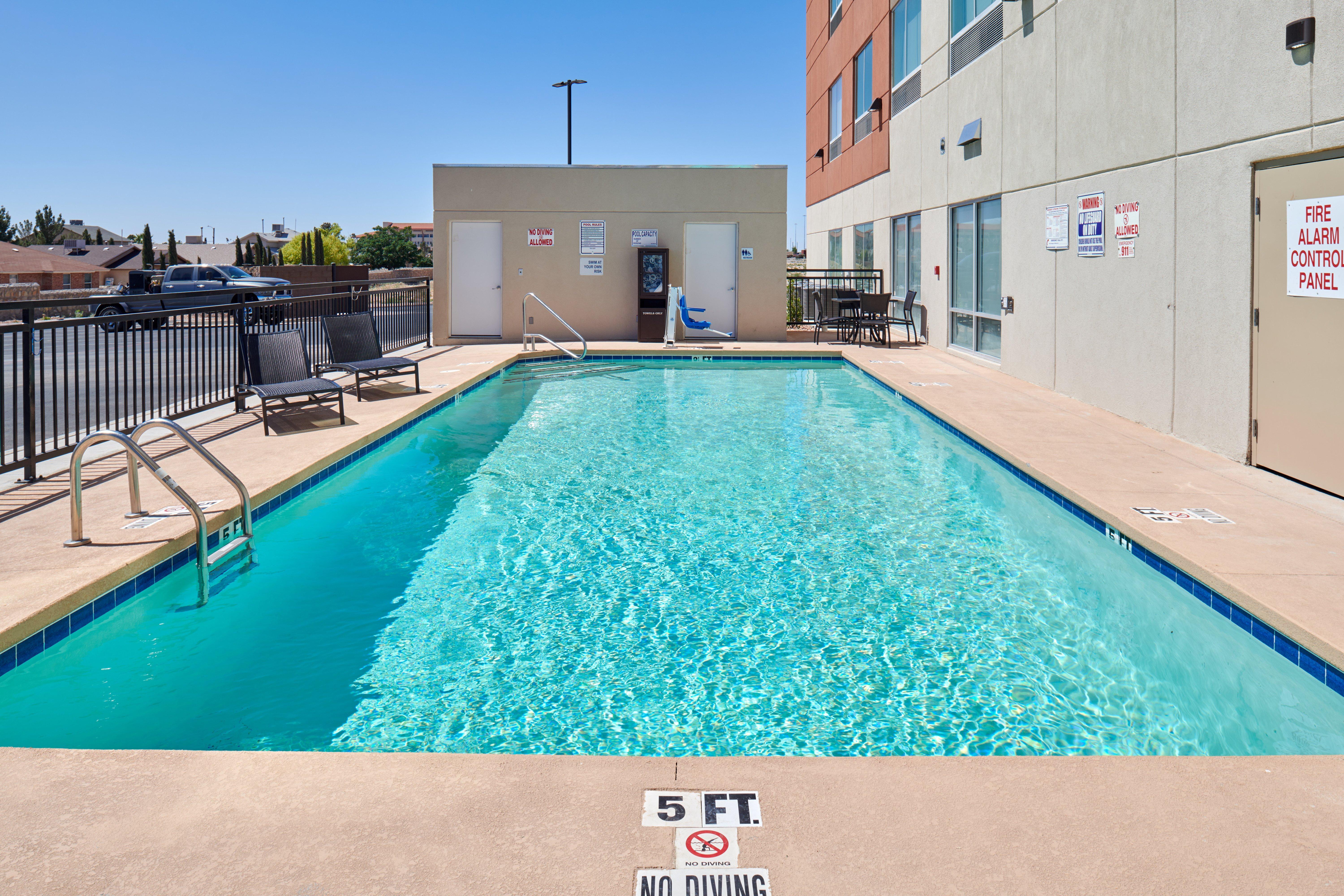 Holiday Inn Express & Suites El Paso East-Loop 375 By Ihg Esterno foto